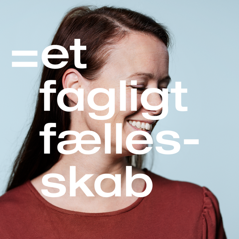 Medarbejder bagved tekst