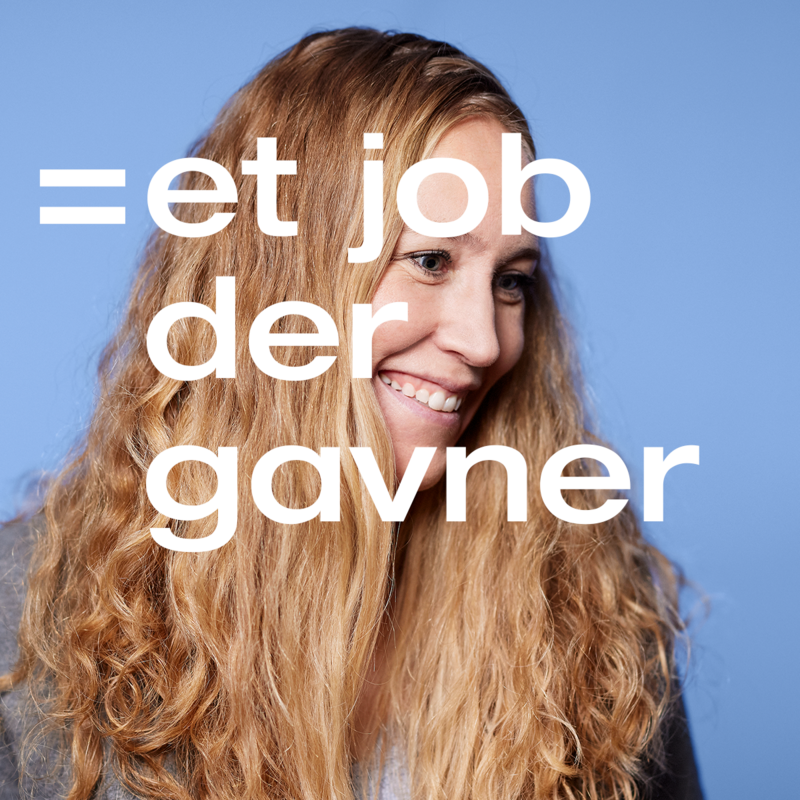 Medarbejder bagved tekst