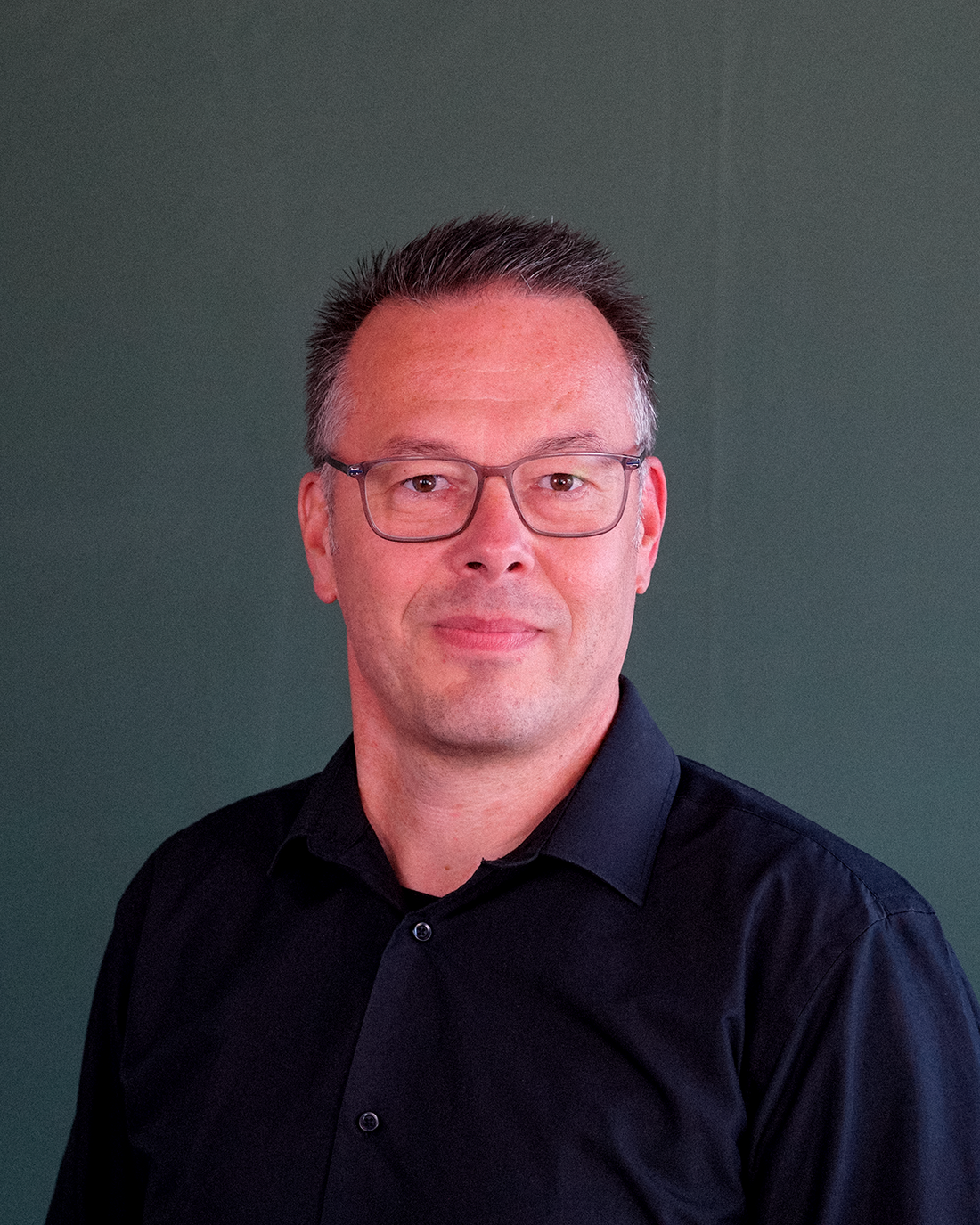 Portræt af Bo, der er kunderådgiver i AES