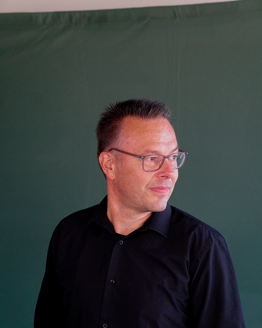 Portræt af Bo, der er kunderådgiver i AES