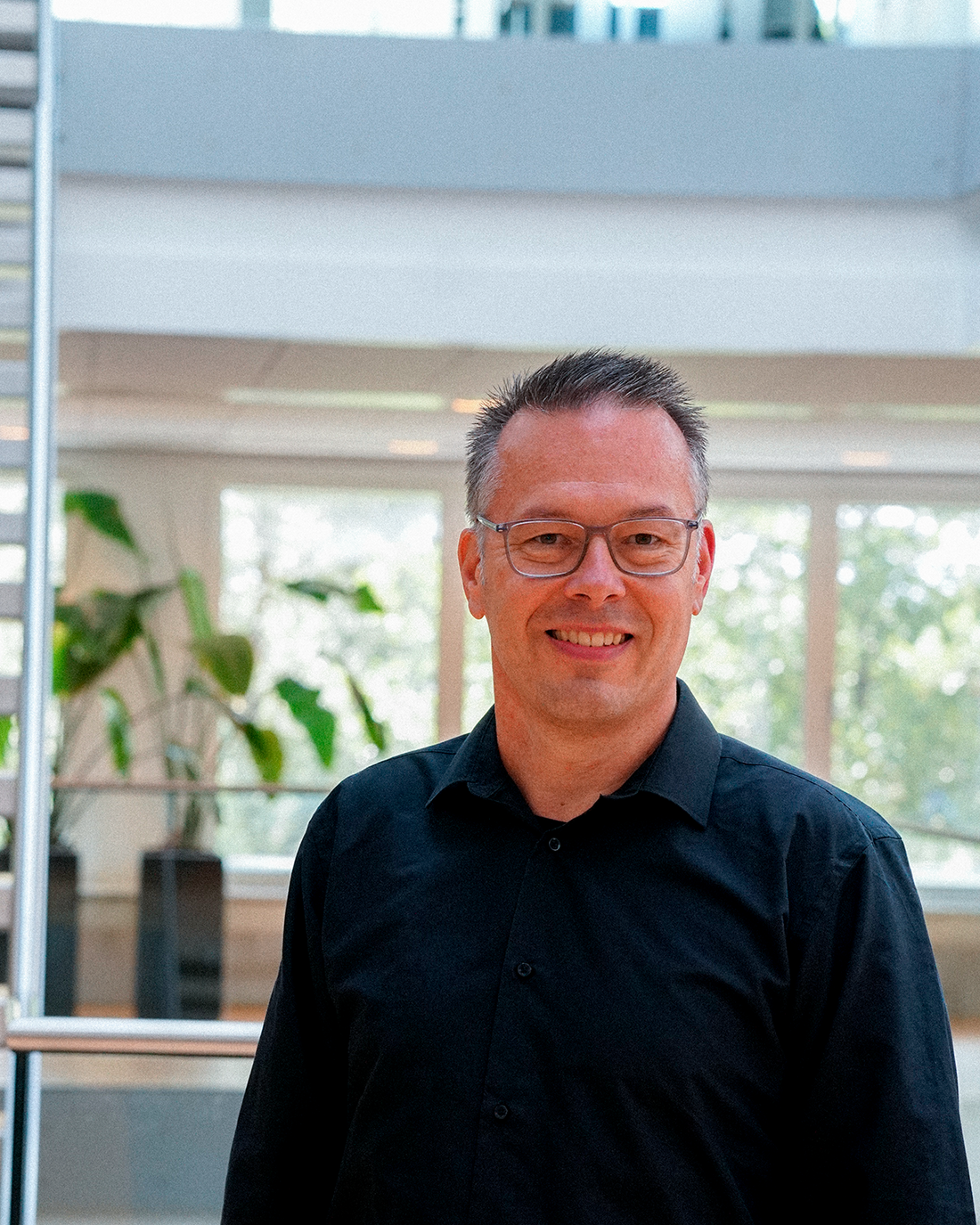 Portræt af Bo, der er kunderådgiver i AES